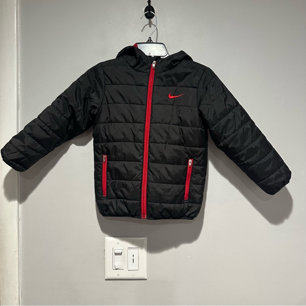 Nike Black Red Puffer Hooded Size 5 / Small